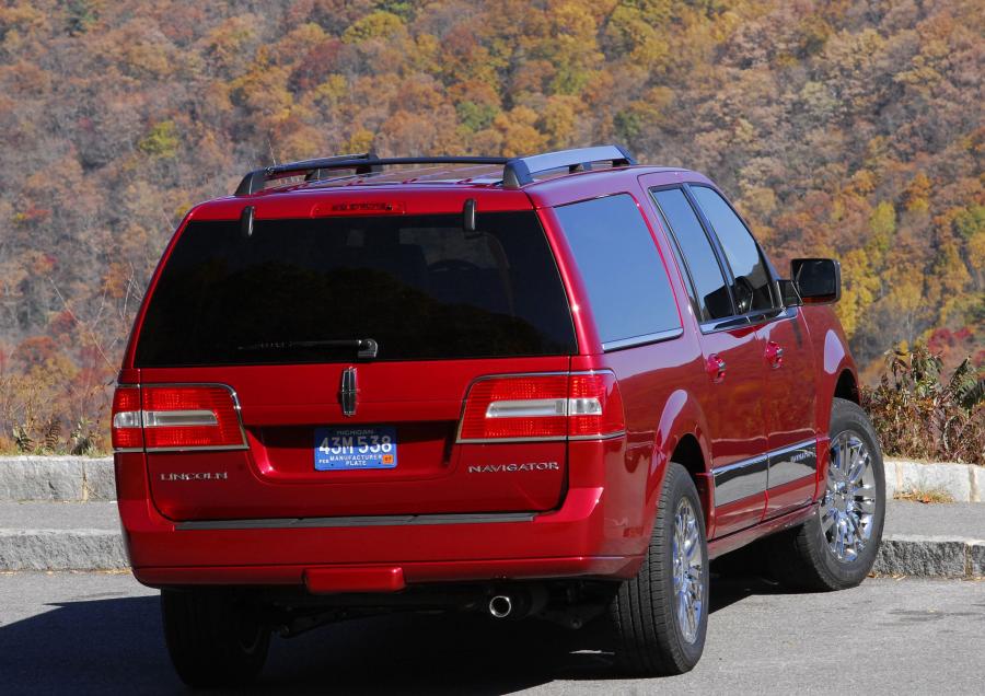  Lincoln Navigator L 2006 года  (фото 47 из 50)